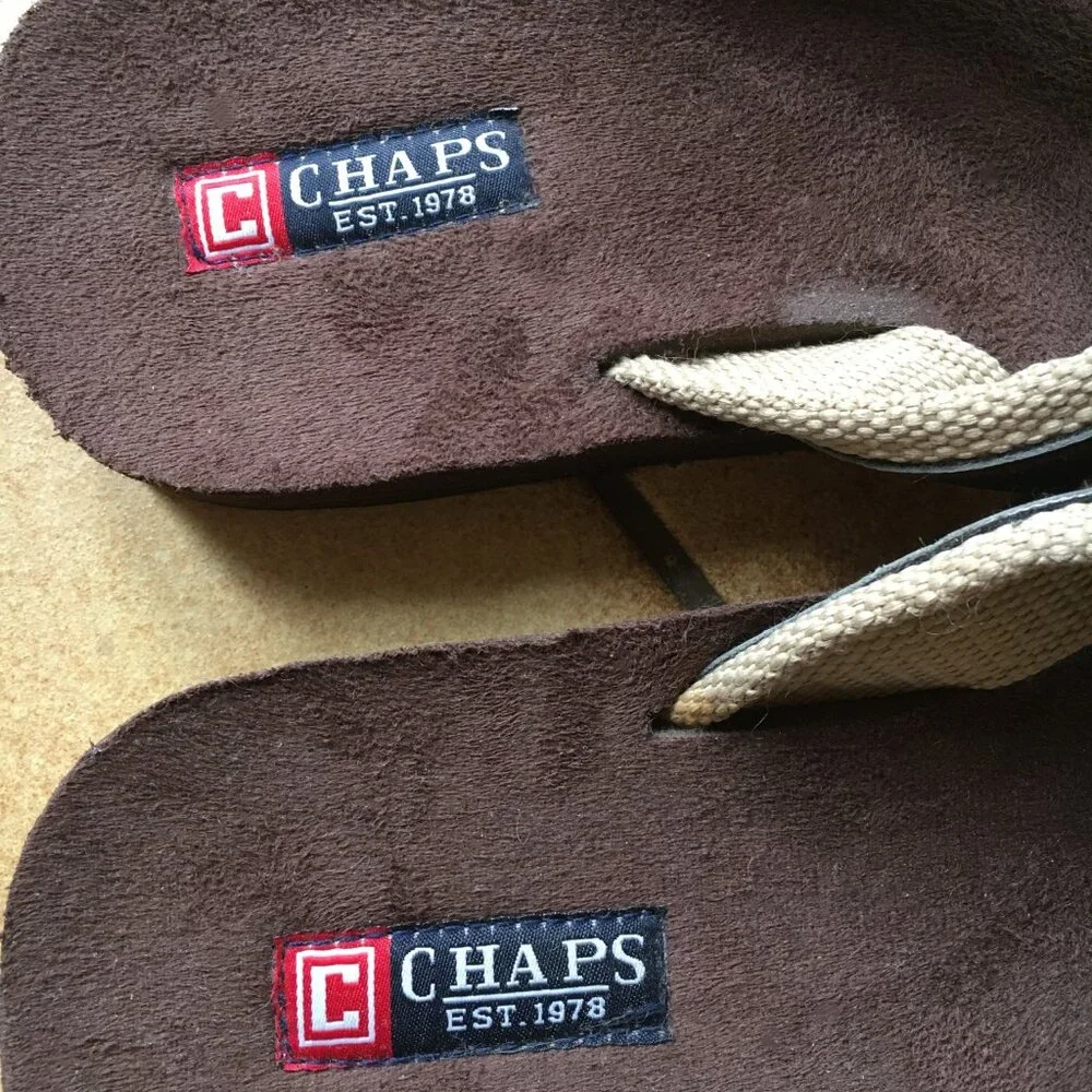 CHAPS Men’s Flip Flop Sandals Brown & Tan Memory Foam Size L (10-11) NWOT